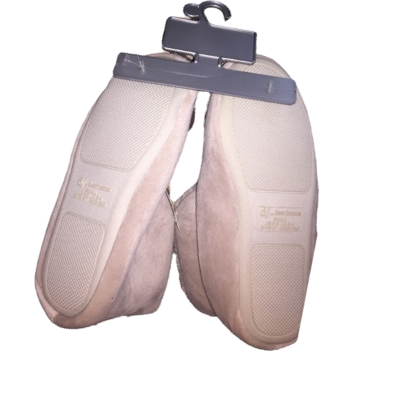 DearFoams NWT size 5-6 women’s tan slippers - Picture 3 of 3